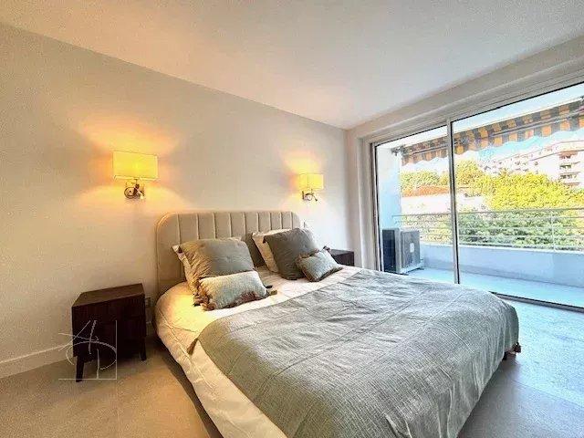 Appartement - 98 m² - 3 pièces