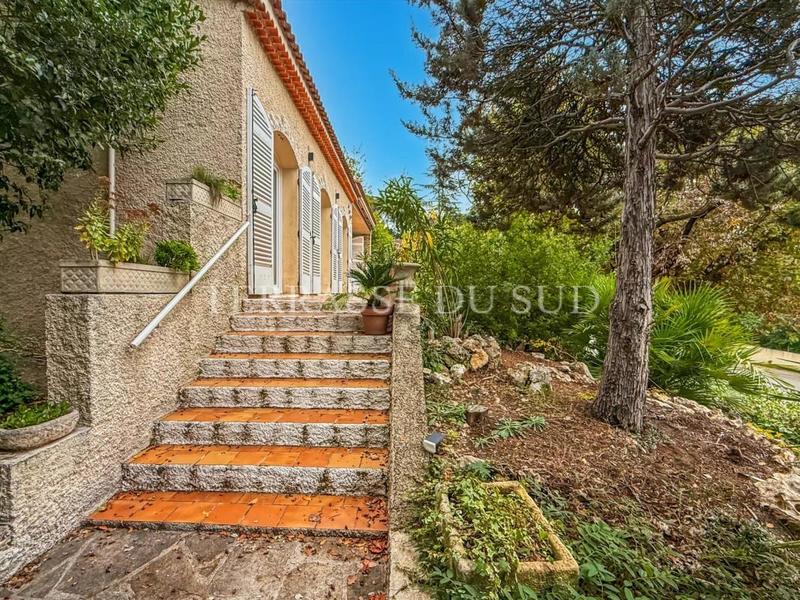 Maison - 162 m² - 7 pièces