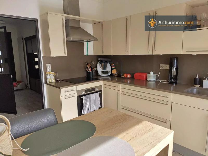 Maison - 235 m² - 8 pièces