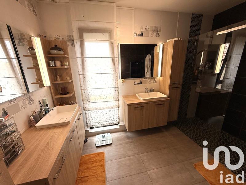 Maison - 355 m² - 10 pièces