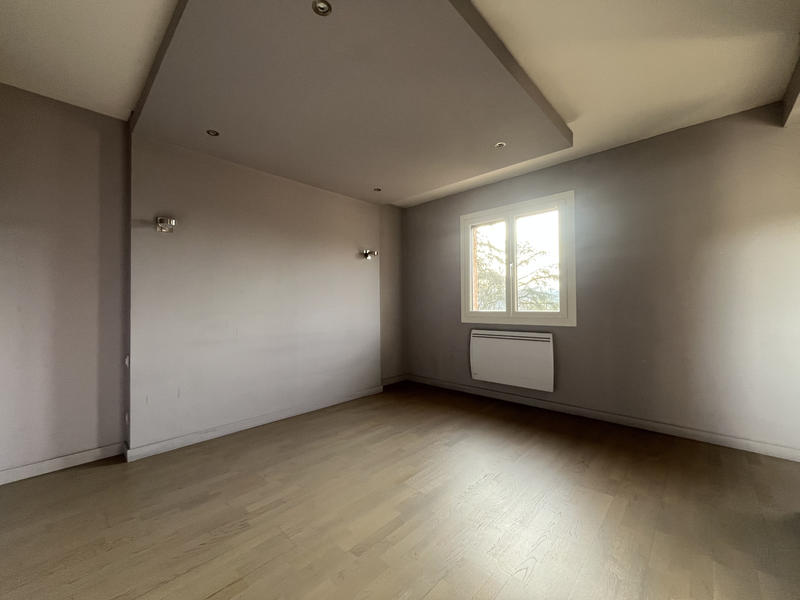 Maison - 90 m² - 3 pièces