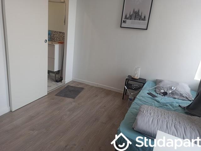 Chambre - 11 m² - 1 pièce