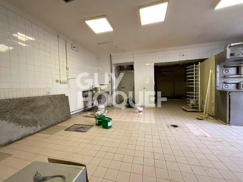 Maison - 250 m² - 7 pièces