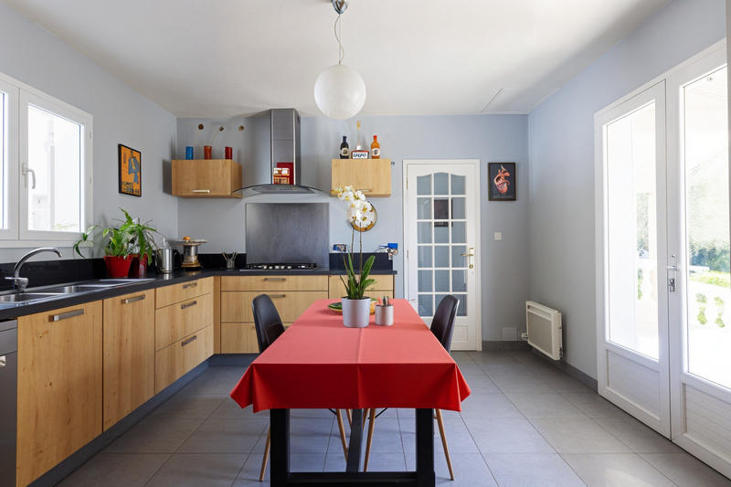 Maison - 220 m² - 6 pièces