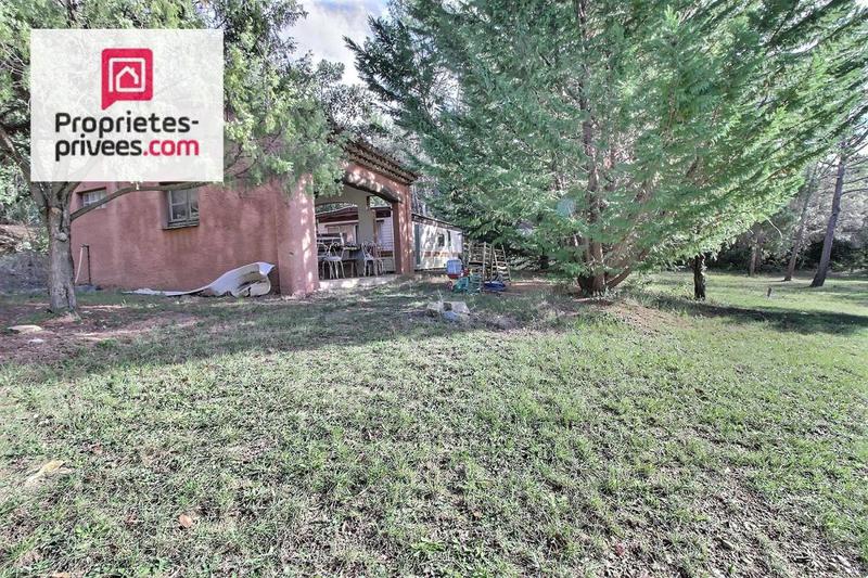 Maison - 755 m² - 13 pièces