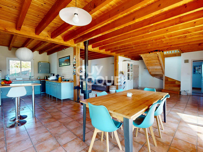 Maison - 137 m² - 5 pièces