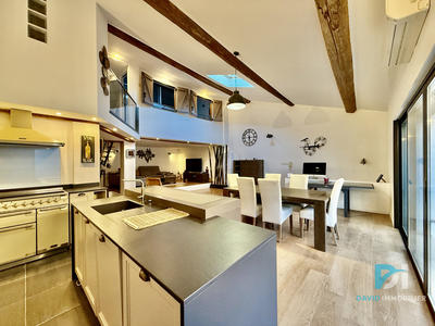 Maison - 204 m² - 4 pièces