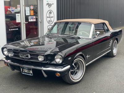 Ford Mustang Convertible V8