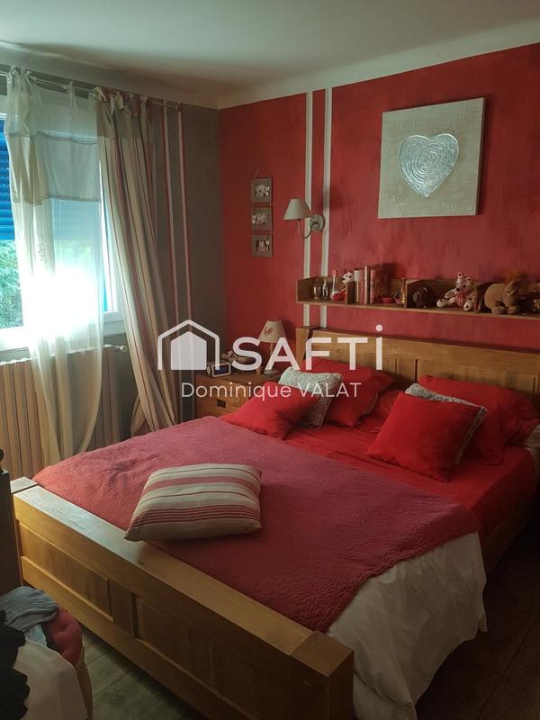 Maison - 230 m² - 7 pièces