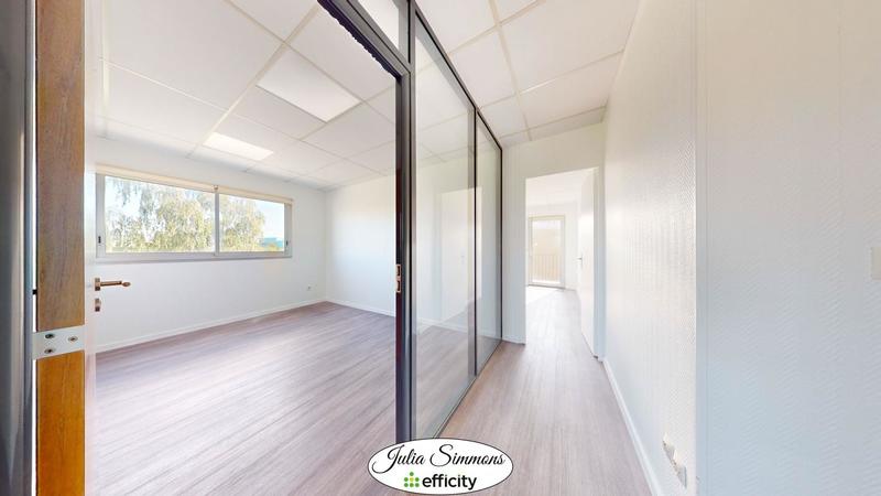 Bureau - 174 m² - 1 pièce