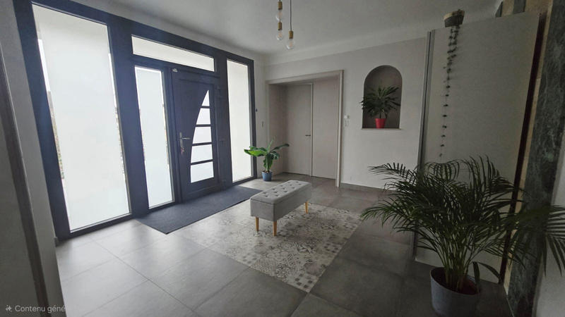 Maison - 272 m² - 9 pièces