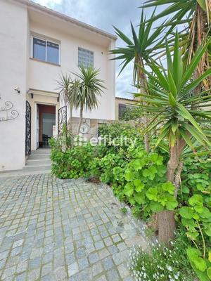 Appartement - 84 m² - 3 pièces