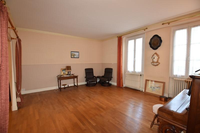 Maison - 163 m² - 7 pièces