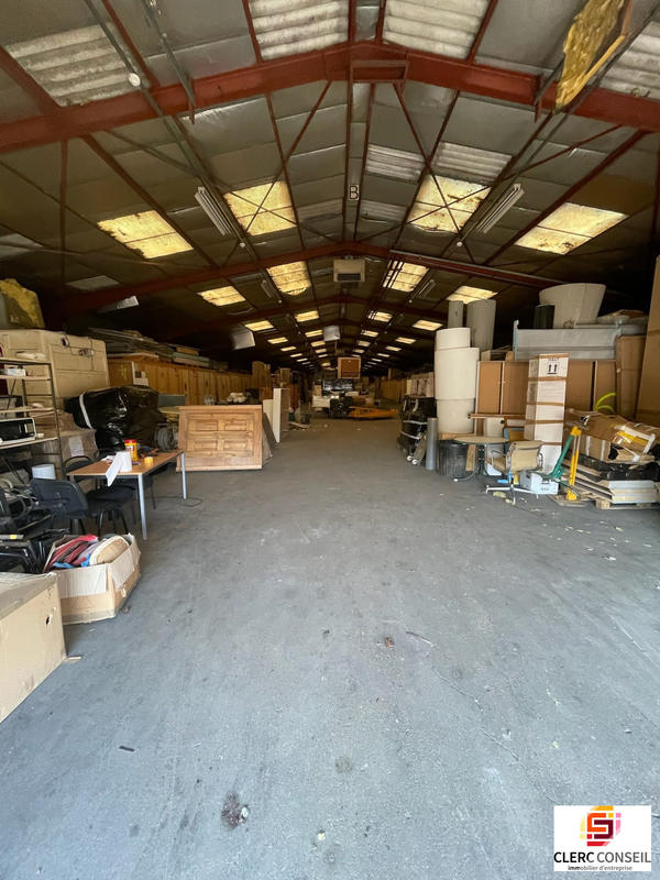 Local d'activités - 1 368 m²