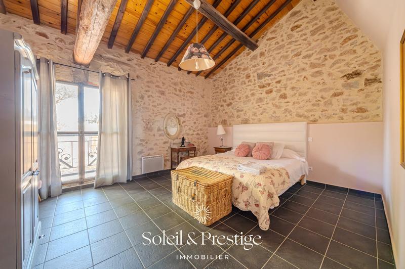 Maison de domaine - 2 500 m² - 25 pièces