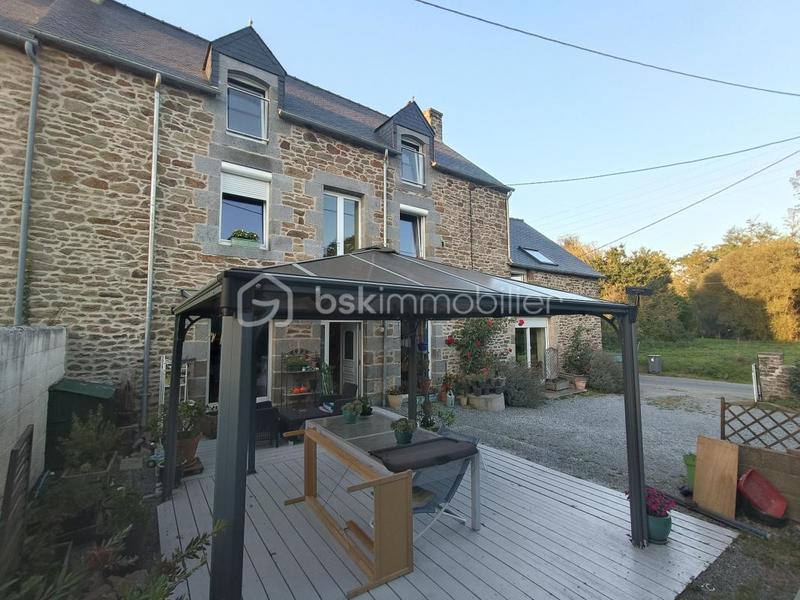 Maison - 270 m² - 8 pièces