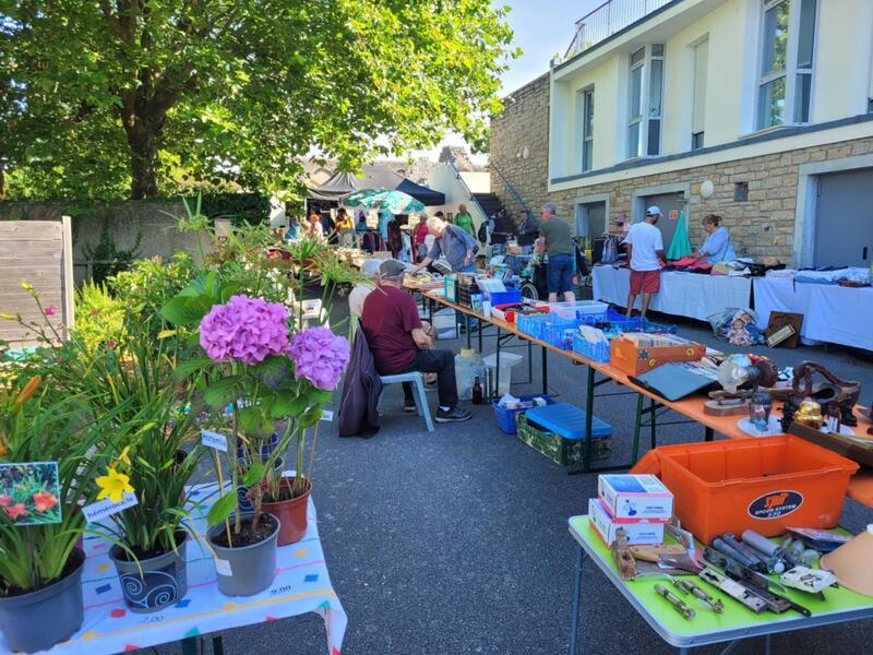 Vide grenier de pors moro