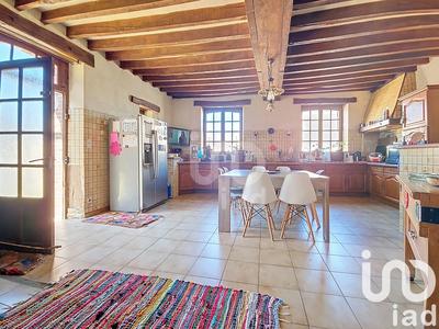 Maison - 280 m² - 8 pièces