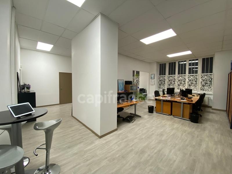 Bureau - 114 m² - 5 pièces
