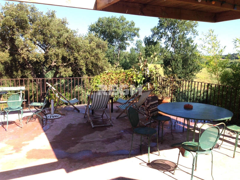 Maison - 750 m² - 6 pièces