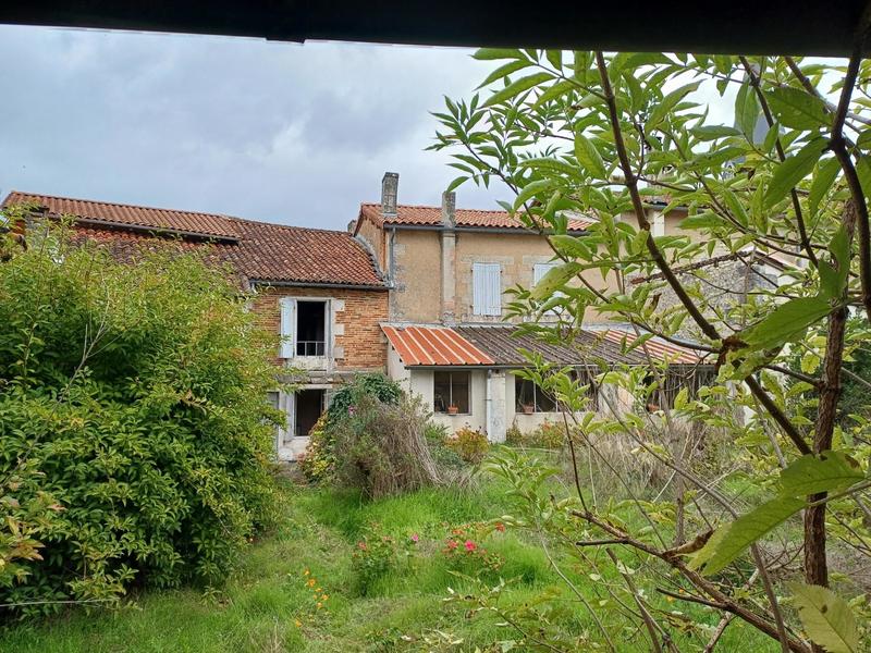 Maison - 230 m² - 8 pièces