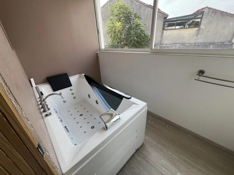 Immeuble - 180 m² - 7 pièces