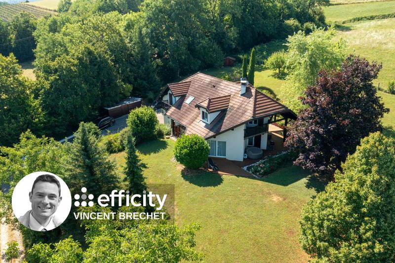 Maison - 233 m² - 7 pièces