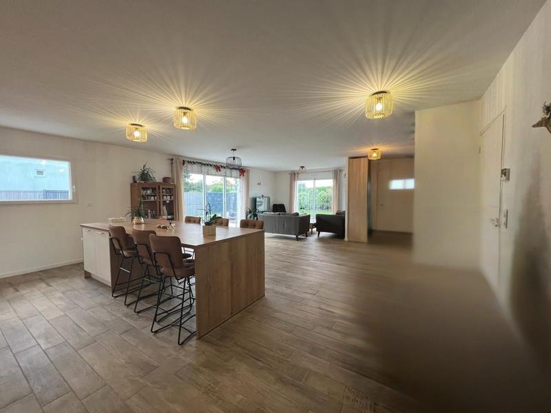 Maison - 121 m² - 5 pièces