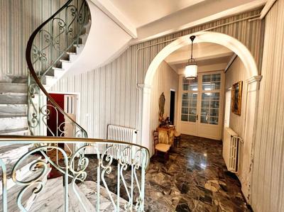 Maison - 212 m² - 5 pièces