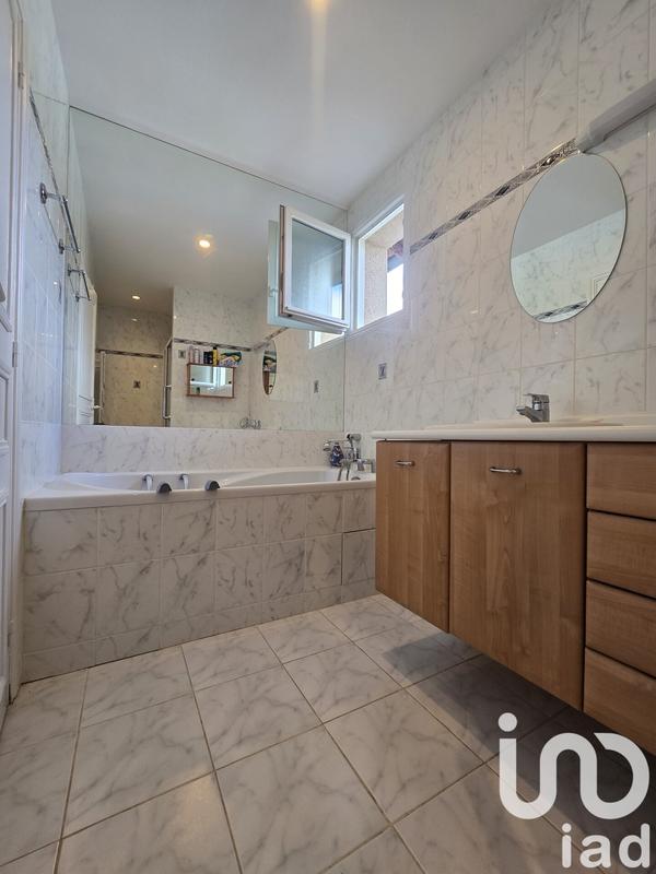 Maison - 330 m² - 9 pièces