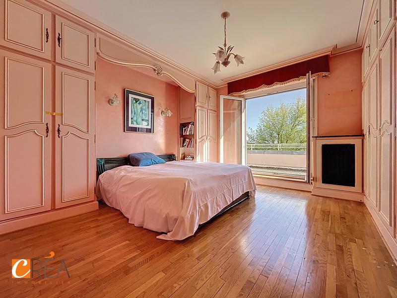 Maison - 215 m² - 8 pièces