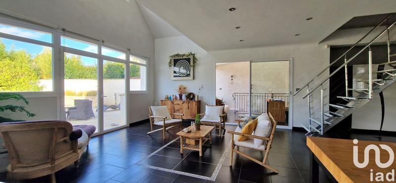 Maison - 240 m² - 7 pièces