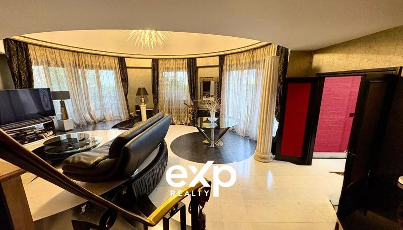 Propriété - 230 m² - 7 pièces