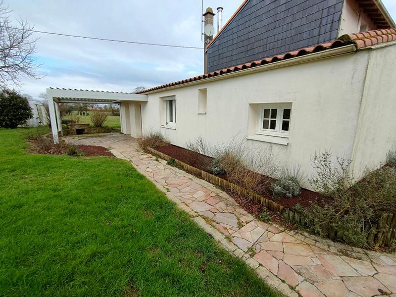 Maison - 251 m² - 5 pièces