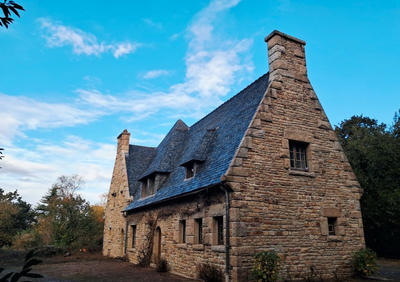 Maison - 403 m² - 12 pièces