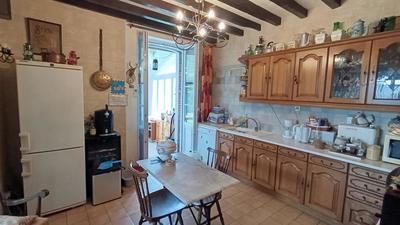 Maison - 99 m² - 6 pièces