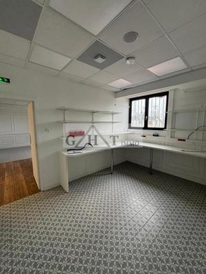 Local commercial - 411 m²