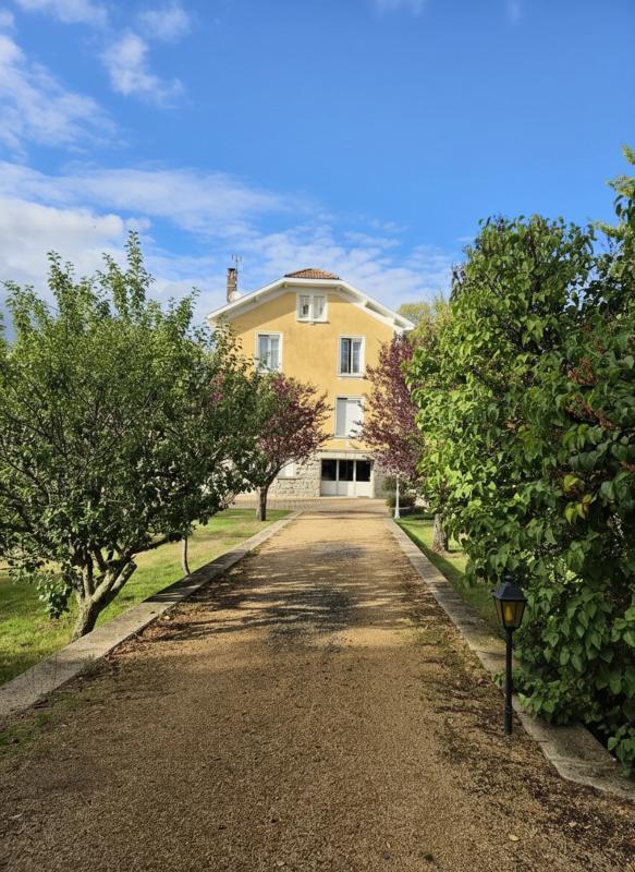 Maison - 226 m² - 9 pièces