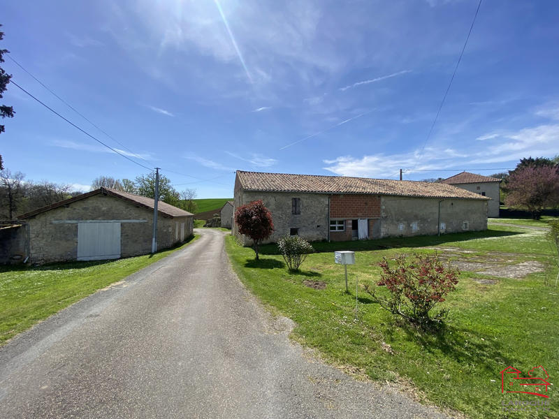 Maison - 239 m² - 5 pièces