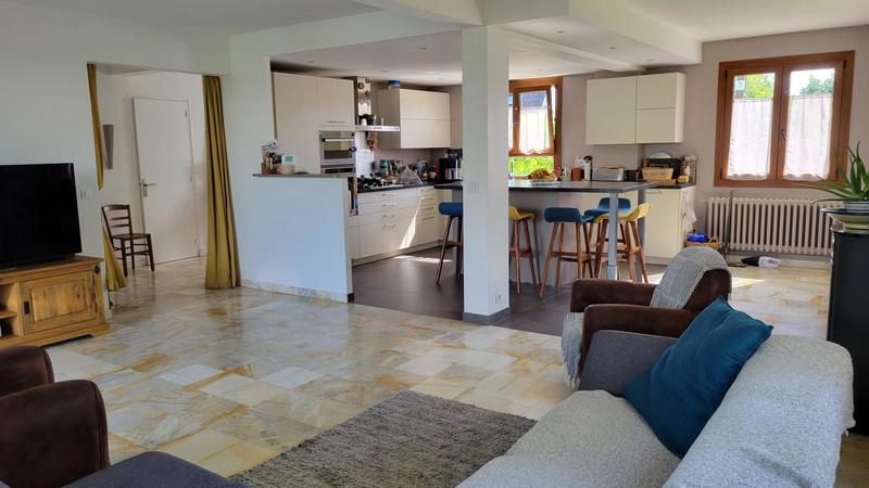 Maison - 225 m² - 7 pièces