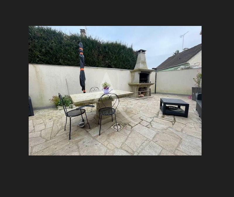 Maison - 104 m² - 4 pièces