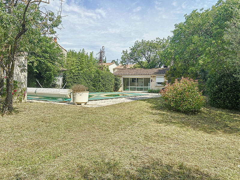 Maison - 394 m² - 6 pièces