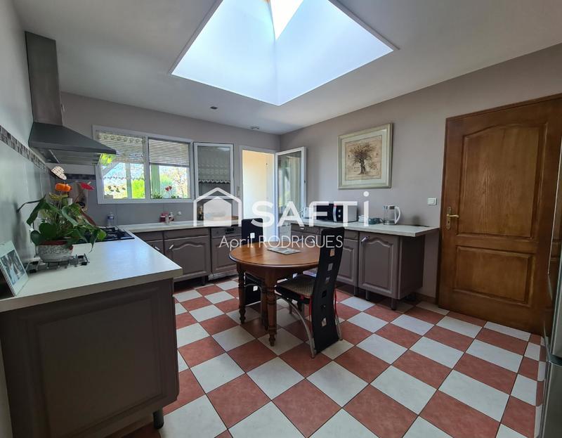 Maison - 144 m² - 7 pièces