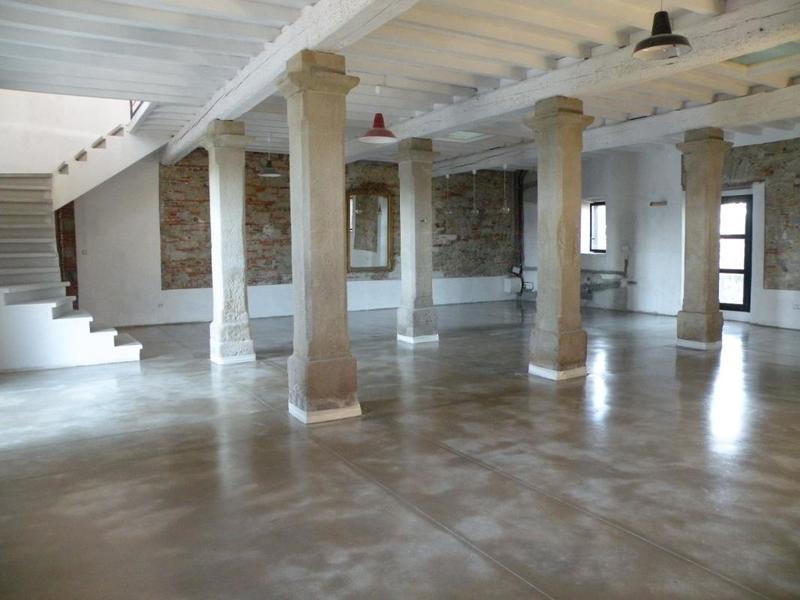 Propriété - 900 m² - 26 pièces