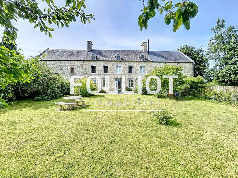 Maison - 225 m² - 10 pièces