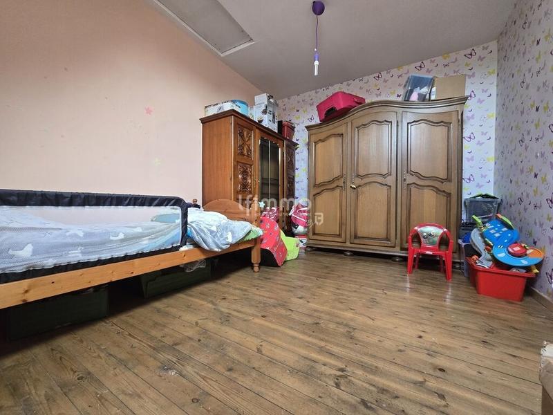 Maison - 221 m² - 12 pièces