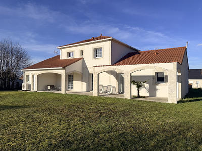 Maison - 151 m² - 6 pièces