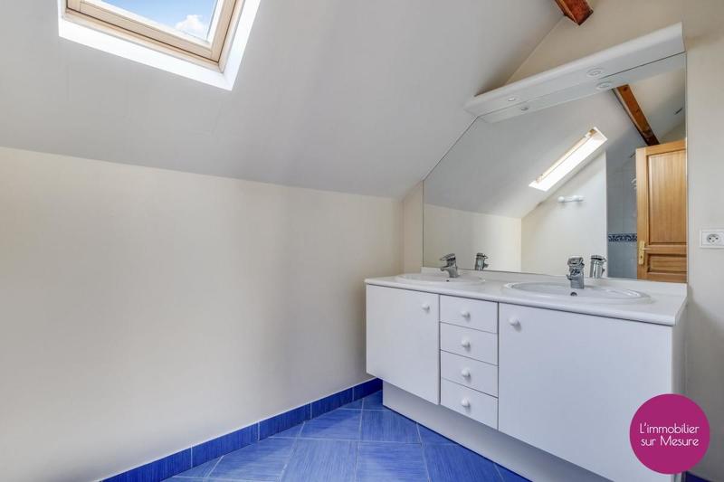 Maison - 225 m² - 7 pièces