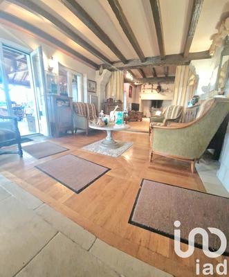 Maison - 550 m² - 20 pièces