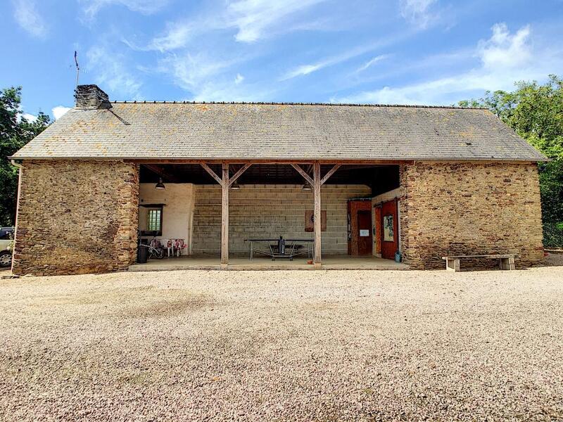 Maison - 203 m² - 9 pièces